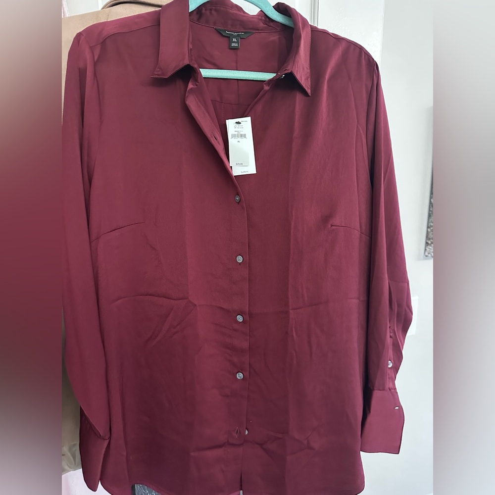 Banana Republic Women's Burgundy Button Down Shirt
